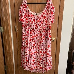 Torrid fun and flirty mid length dress, flower and strawberry pattern, sz 4 NWT